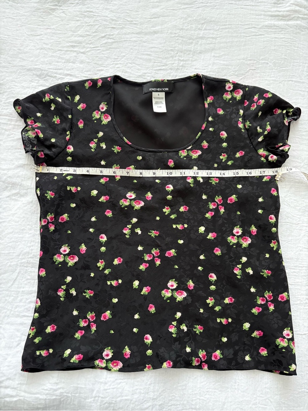 Jones New York 100% Silk Black Floral Scoop Neck Blouse Size 6 - Picture 7 of 13